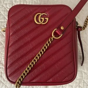 Gucci
GG Marmont Double Zip Camera Bag Diagonal Quilted Leather Mini Red